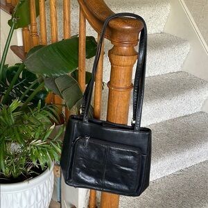 Elegant 90S Black Leather Shoulder Bag
